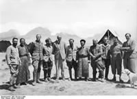 Bundesarchiv Bild 135-KA-11-008, Tibetexpedition, Expedition Zu Gast Bei Gould