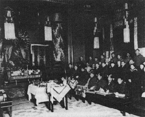 Versammlung im Tempel zu St. Petersburg, vor 1938