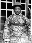 Bundesarchiv Bild 135-S-15-43-26, Tibetexpedition, Landwirtschaftsminister in Tracht