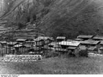 Bundesarchiv Bild 135-BAII-21-34, Tibetexpedition, Dorf im Chumbital
