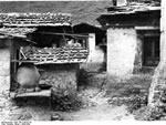 Bundesarchiv Bild 135-S-06-02-24, Tibetexpedition, Chumbital, Tibetische Siedlung