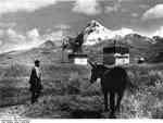 Bundesarchiv Bild 135-S-06-06-25, Tibetexpedition, Landschaftsaufnahme, Chomolhari