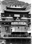 Bundesarchiv Bild 135-S-17-08-40, Tibetexpedition, Kloster Tashi Lhunpo, Tempelhof