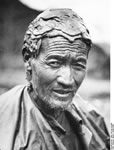 Bundesarchiv Bild 135-KB-16-008, Tibetexpedition, Abformung Eines Schädels