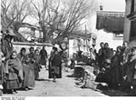 Bundesarchiv Bild 135-S-10-15-27, Tibetexpedition, Lhasa, Straßenszene