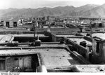Bundesarchiv Bild 135-S-12-32-34, Tibetexpedition, Lhasa, Blick von einem Dach