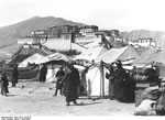 Bundesarchiv Bild 135-S-14-25-35, Tibetexpedition, Neujahrsfest Lhasa