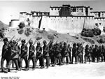 Bundesarchiv Bild 135-S-17-09-11, Tibetexpedition, Shigatse, Truppenparade